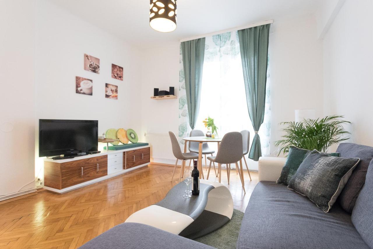 French Balcony - 45M² - Szeneviertel Leilighet Wien Eksteriør bilde