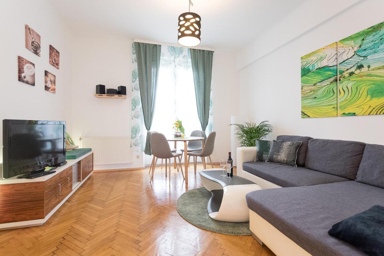 French Balcony - 45M² - Szeneviertel Leilighet Wien Eksteriør bilde